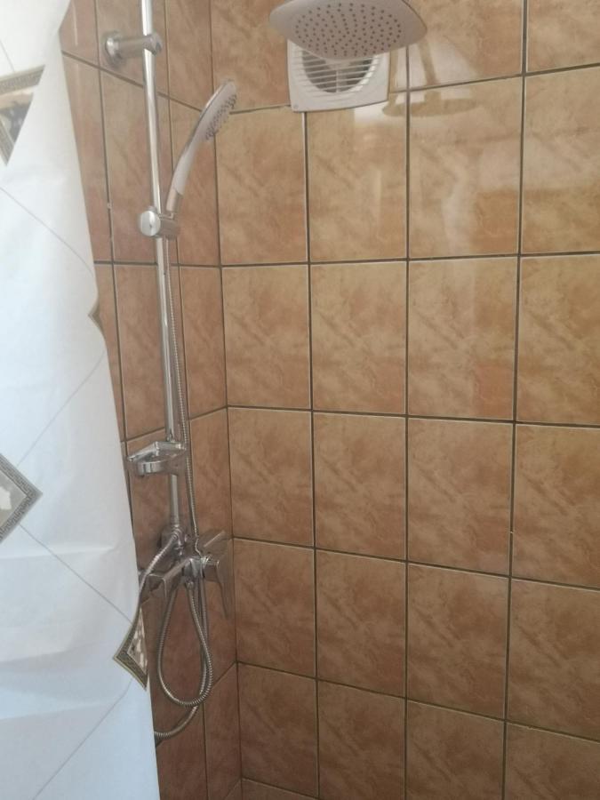 Apartamento Gara Dinu Bucarest Exterior foto